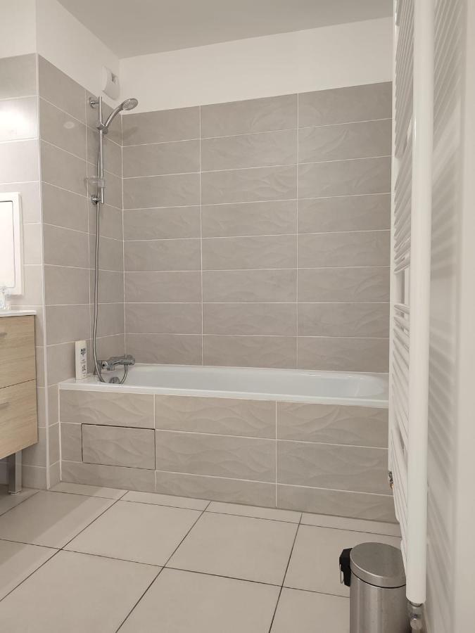Chambre Privee Dans Un Nouvel Appartement Partage Pres De Paris Avec Parking Gratuit Chevilly-Larue Buitenkant foto